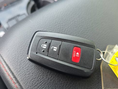 Used 2022 Toyota 4Runner TRD Off-Road AWD/4WD image 30