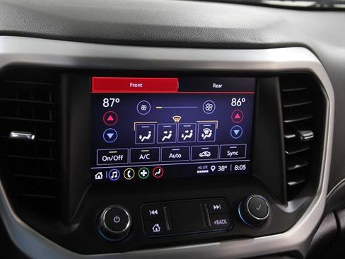 Used 2023 GMC Acadia SLE FWD image 13