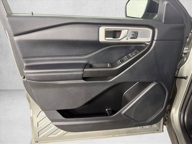 Used 2020 Ford Explorer Limited RWD image 11