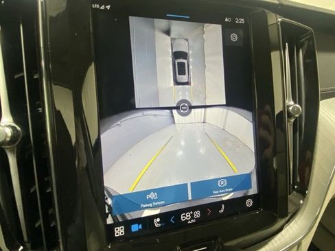 Certified 2025 Volvo XC60 T8 Ultra image 25