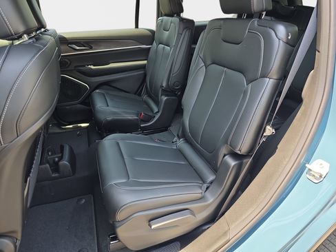 New 2026 Jeep Grand Cherokee L Limited AWD/4WD image 12