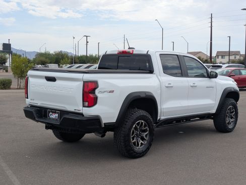 Used 2024 Chevrolet Colorado ZR2 w/ Technology Package AWD/4WD image 5