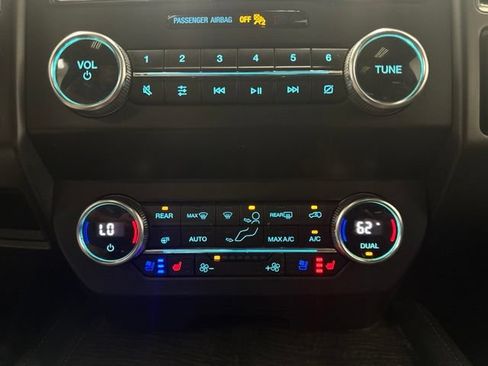Used 2019 Ford Expedition Limited w/ Equipment Group 302A AWD/4WD image 20