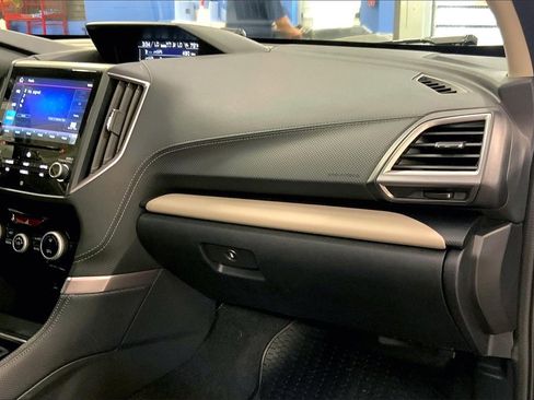 Used 2022 Subaru Forester Limited image 17