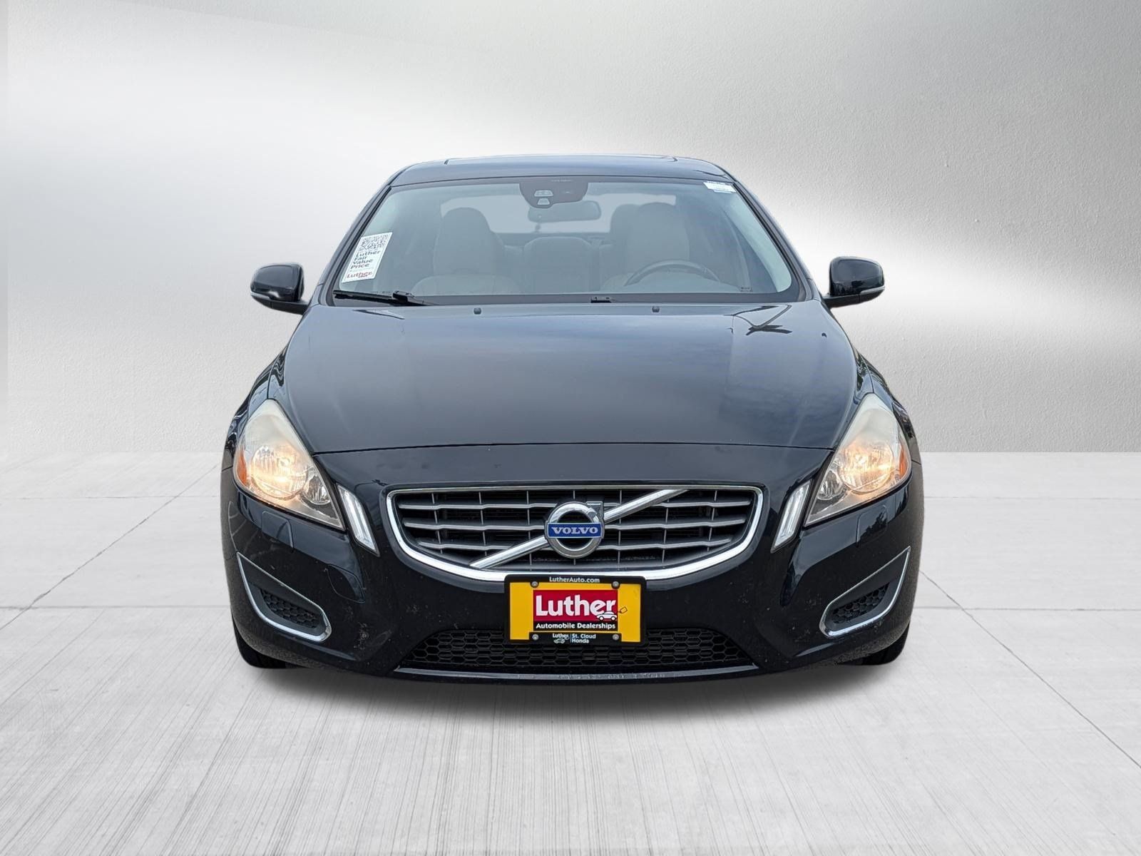 Used 2012 Volvo S60 T5 w/ Climate Pkg FWD image 2