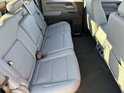 Used 2026 GMC Sierra 1500 SLT AWD/4WD image 26