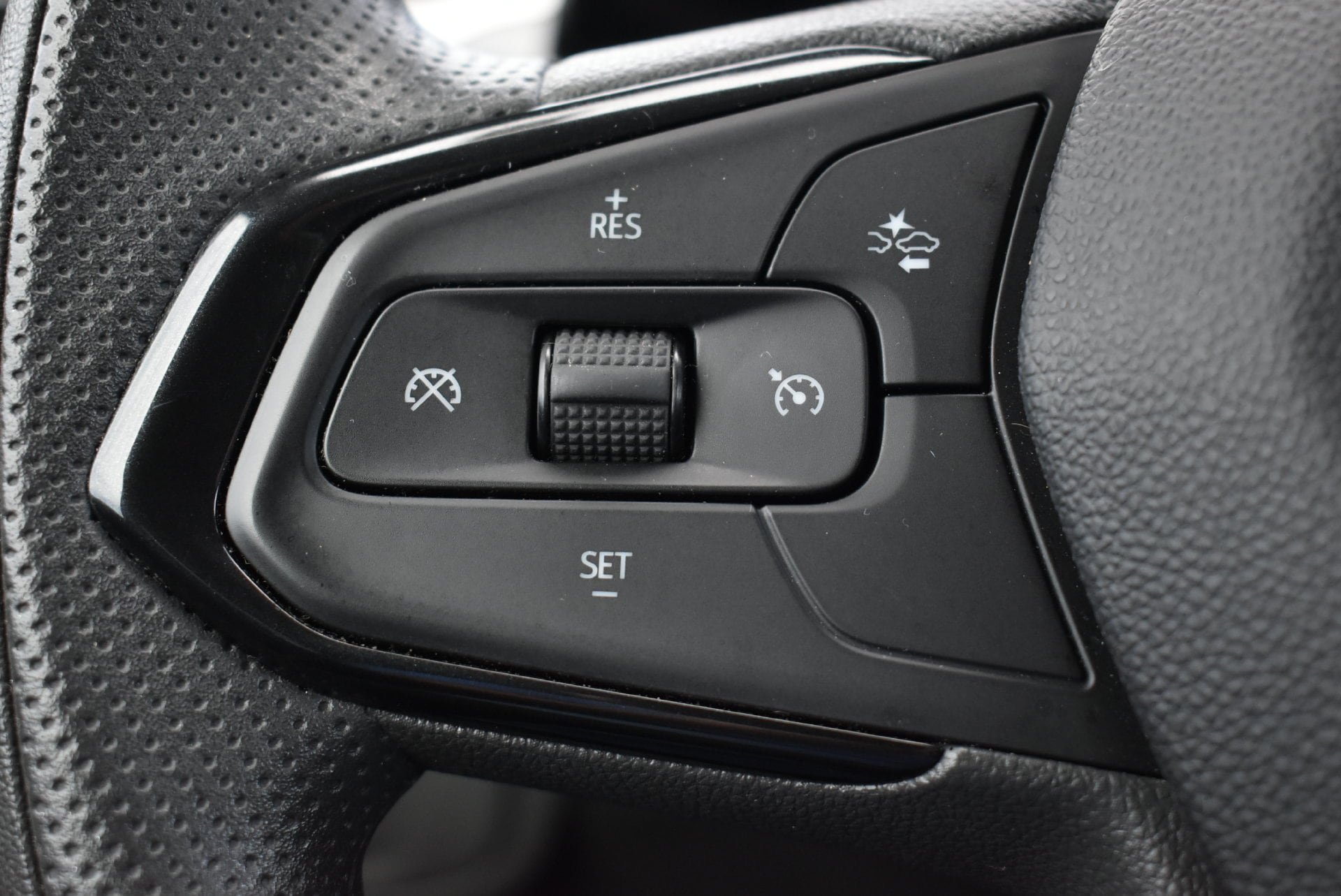 Used 2025 Chevrolet TrailBlazer LT AWD/4WD image 17