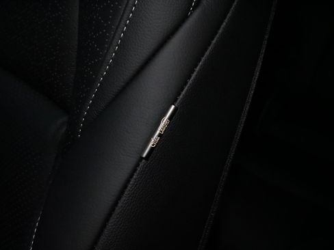 Certified 2025 Toyota 4Runner TRD Off-Road image 32