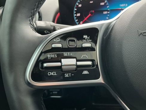 Used 2023 Mercedes-Benz EQB 300 4MATIC image 16