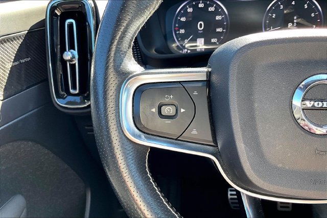 Used 2021 Volvo XC40 T5 R-Design w/ Advanced Package AWD/4WD image 11