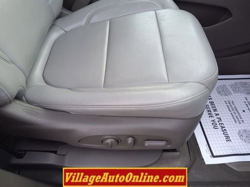 Used 2019 Chevrolet Traverse LT w/ LT Premium Package image 34