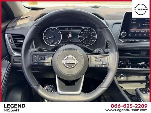 Used 2023 Nissan Rogue SV w/ SV Premium B Package AWD/4WD image 15
