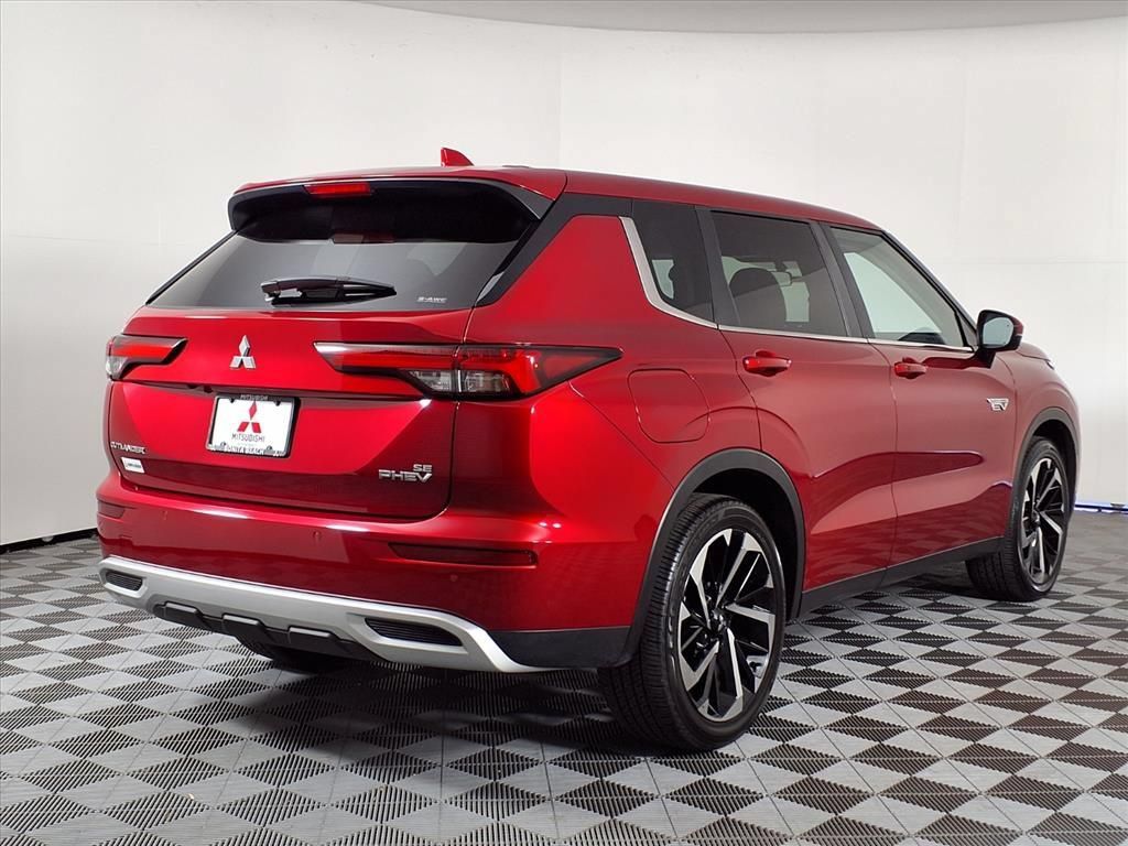 Used 2024 Mitsubishi Outlander SE AWD/4WD image 32