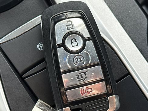 Used 2021 Ford Explorer XLT w/ Equipment Group 202A image 40