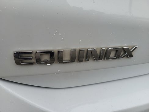 Used 2020 Chevrolet Equinox LS image 17