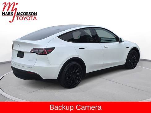 Used 2021 Tesla Model Y Long Range image 8
