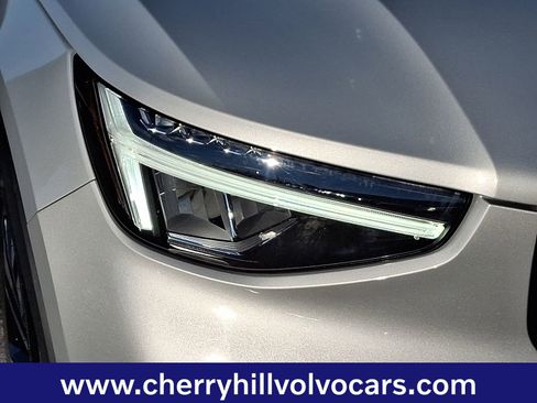 Certified 2025 Volvo XC40 B5 Plus image 10