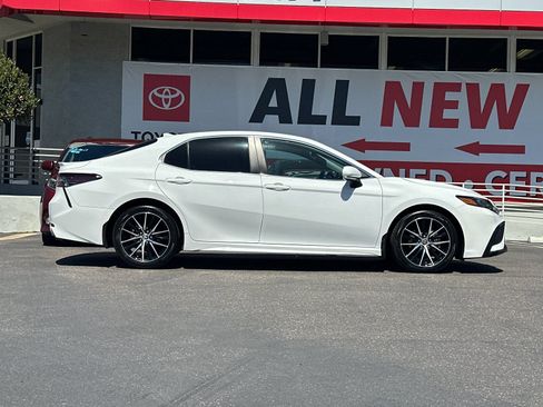 Used 2023 Toyota Camry SE FWD image 6