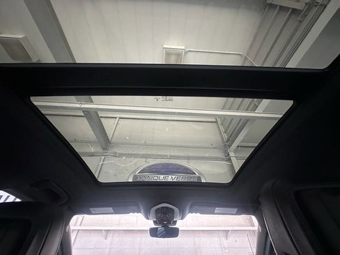 Used 2023 Porsche Macan Turbo image 30