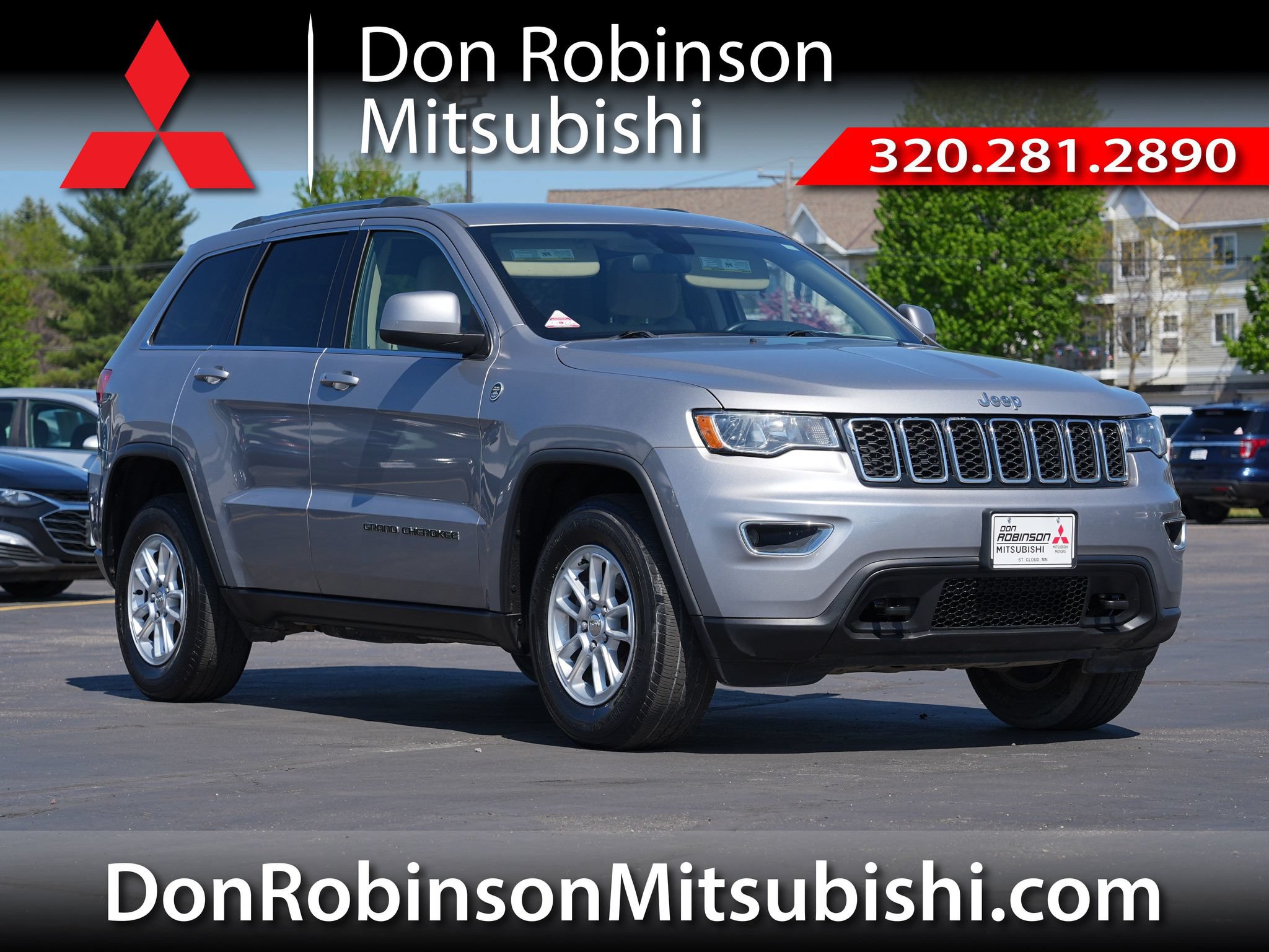 Used 2019 Jeep Grand Cherokee Laredo AWD/4WD image 1