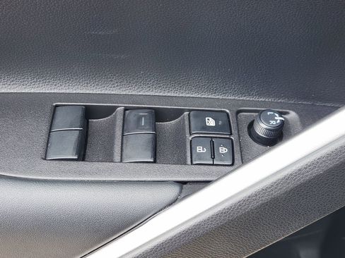 Used 2026 Toyota Corolla Cross LE w/ Moonroof Package FWD image 28