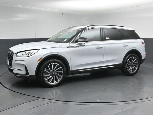 Used 2026 Lincoln Corsair Reserve w/ Equipment Group 202A AWD/4WD image 4