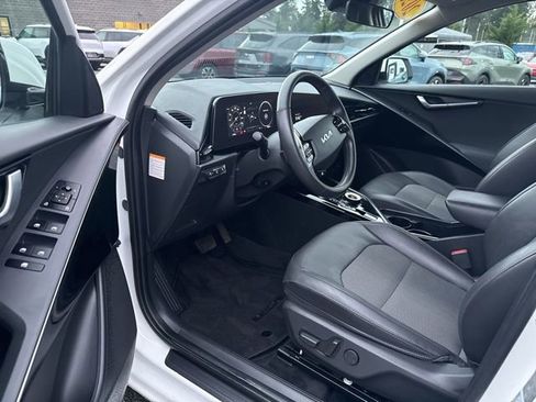 Certified 2023 Kia Niro Wind w/ Wind Preserve Package image 17