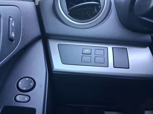 Used 2013 MAZDA MAZDA3 i Sport image 30