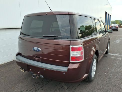 Used 2010 Ford Flex SE FWD image 6