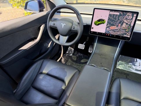 Used 2021 Tesla Model Y Long Range image 41