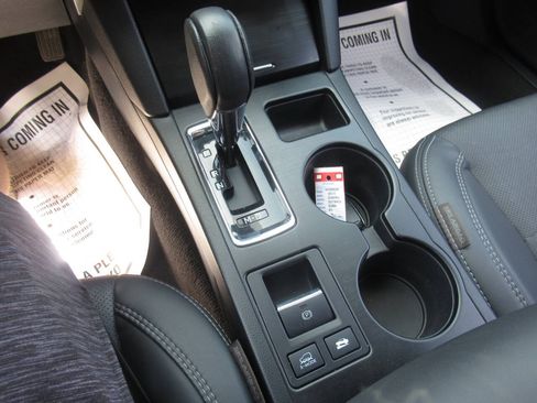 Used 2019 Subaru Outback 2.5i Limited AWD/4WD image 23