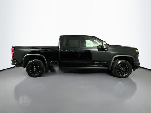 Used 2025 Chevrolet Silverado 2500 High Country w/ Midnight Edition AWD/4WD image 9