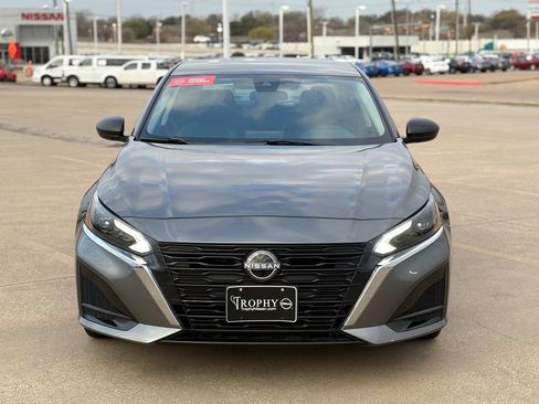 Certified 2025 Nissan Altima 2.5 SV image 4