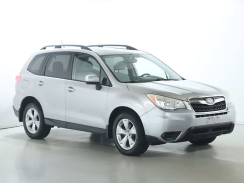 Used 2014 Subaru Forester 2.5i Premium AWD/4WD image 9
