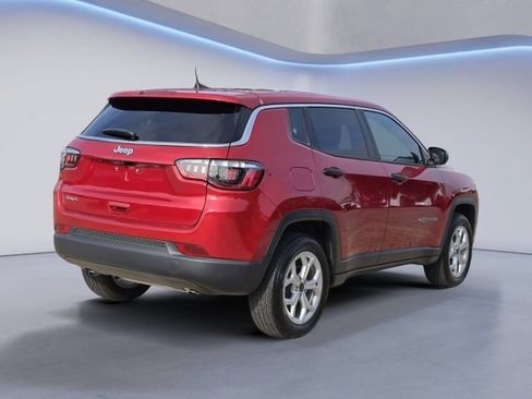 Used 2025 Jeep Compass Sport AWD/4WD image 3