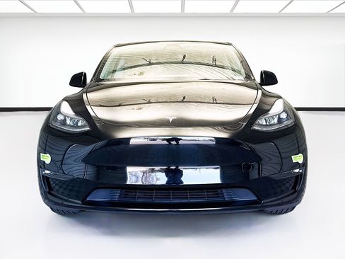 Used 2023 Tesla Model Y Performance AWD/4WD image 2