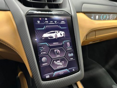 Used 2024 Lamborghini Revuelto AWD/4WD image 39