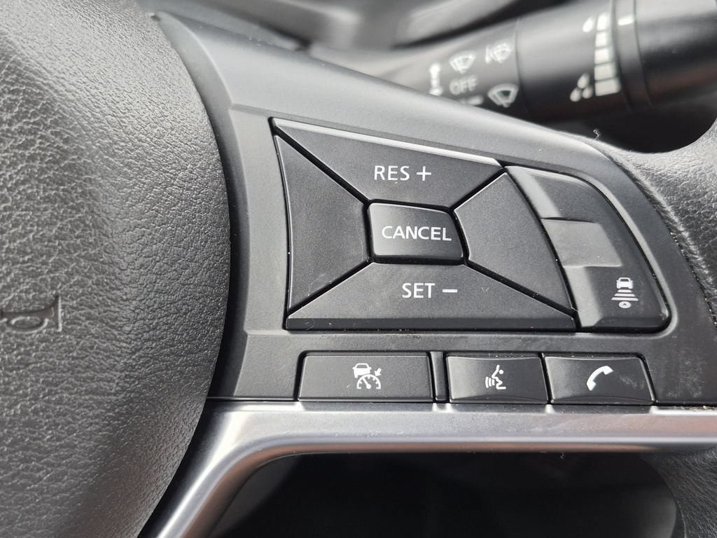 Used 2025 Nissan Sentra SV FWD image 11