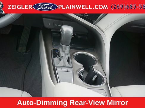 Used 2022 Toyota Camry SE w/ Cold Weather Package FWD image 15
