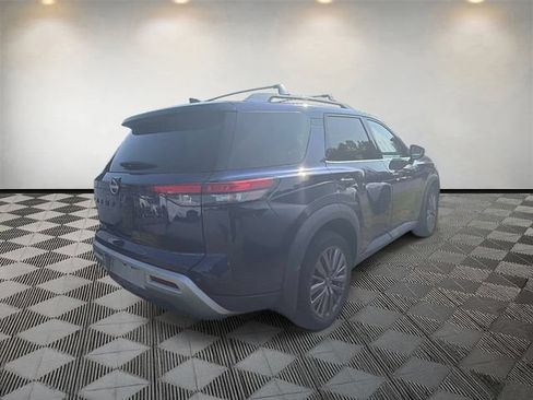 Used 2024 Nissan Pathfinder SL w/ SL Premium Package FWD image 6