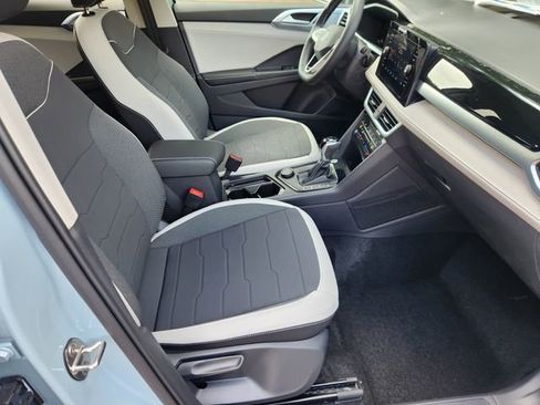 New 2025 Volkswagen Taos SE image 14