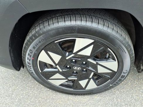 Used 2024 Hyundai Kona SEL FWD image 9