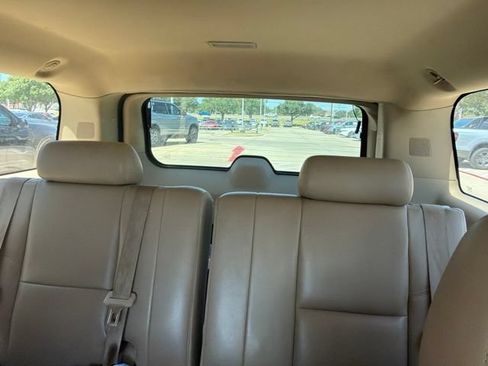 Used 2012 GMC Yukon XL Denali RWD image 9