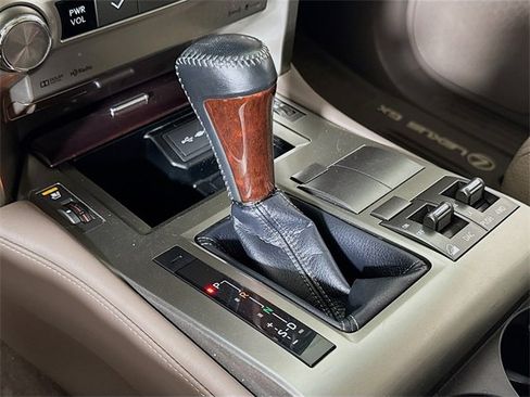Used 2017 Lexus GX 460 image 15