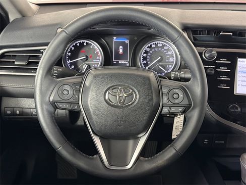 Used 2018 Toyota Camry SE image 23