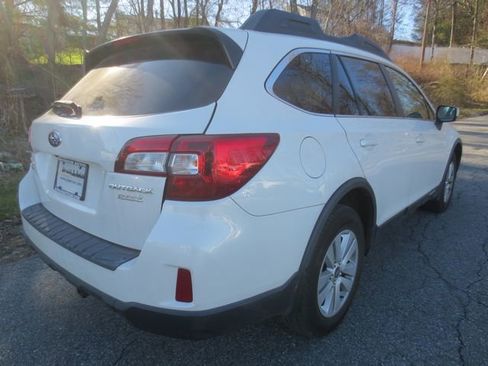 Used 2015 Subaru Outback 2.5i Premium image 4