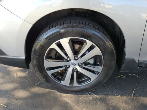 Used 2019 Subaru Outback 2.5i Limited AWD/4WD image 9