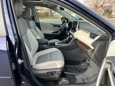 Used 2022 Toyota RAV4 Limited image 28