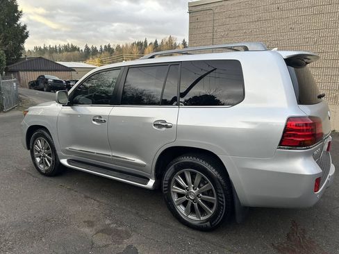 Used 2010 Lexus LX 570 4WD image 8
