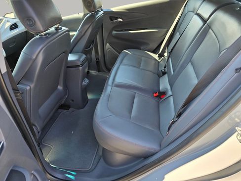 Used 2020 Chevrolet Bolt Premier w/ Infotainment Package FWD image 29